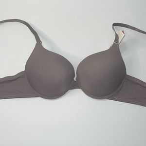 Super Push Up Extreme Padded Maximum Lift Add 2 Cup Size Bombshell Bra.